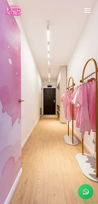 Site-ul Natalia’s Glossy Studio, versiunea mobilă